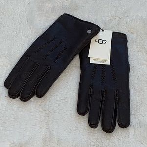 UGG’S BROWN LEATHER GLOVES